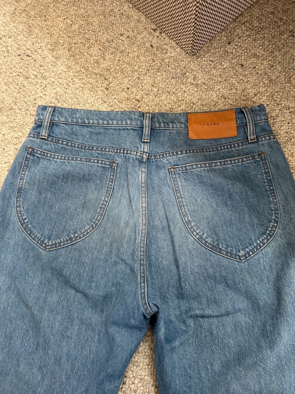 Frame Straight-Leg Jeans - Picture 8 of 10